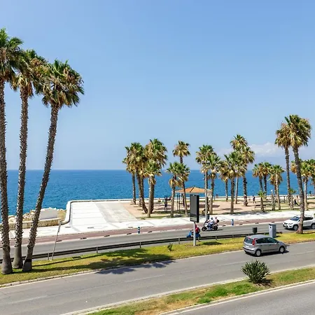 Living4malaga Seafront Duplex *